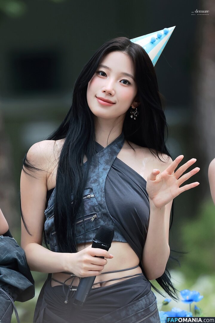 Kazuha Nakamura 中村 一葉 / LESSERAFIM / zuhazana Naakt OnlyFans  Gelekte foto #34