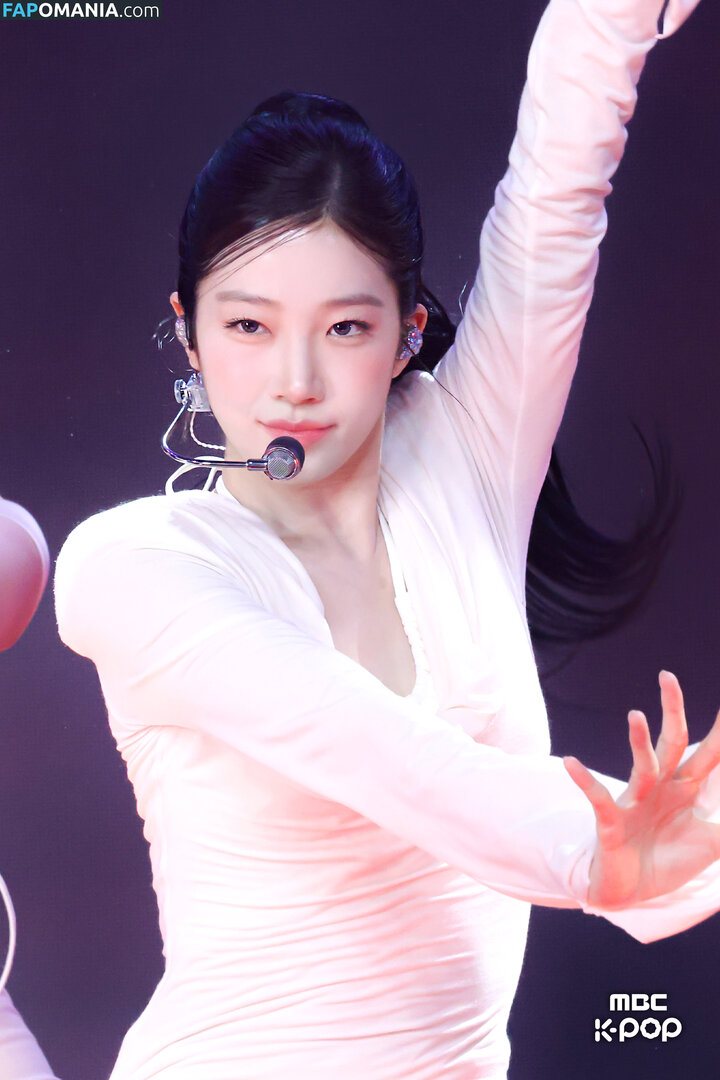 Kazuha Nakamura 中村 一葉 / LESSERAFIM / zuhazana Naakt OnlyFans  Gelekte foto #36