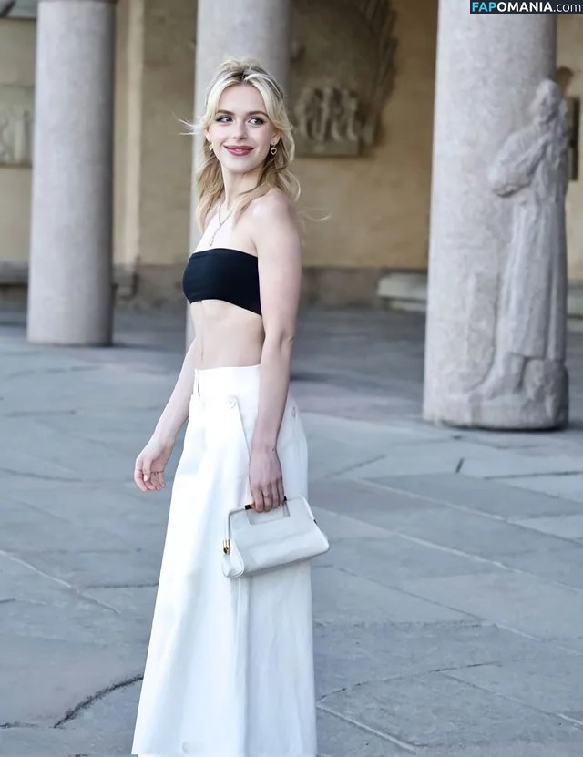 AdventuresSabrina / Kiernan Shipka / kiernanshipka Naakt OnlyFans  Gelekte foto #92