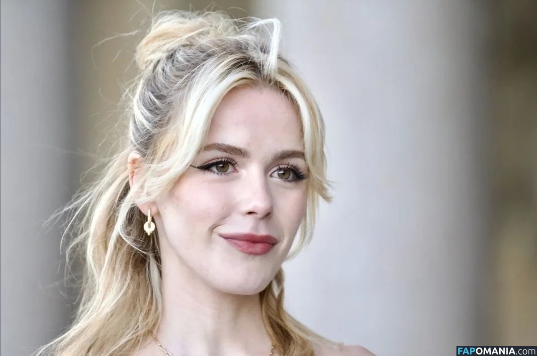AdventuresSabrina / Kiernan Shipka / kiernanshipka Naakt OnlyFans  Gelekte foto #96