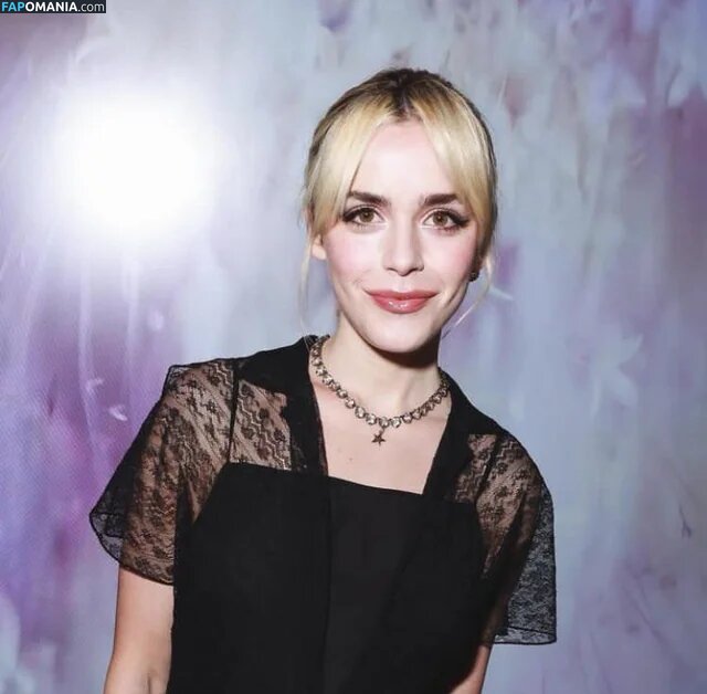AdventuresSabrina / Kiernan Shipka / kiernanshipka Naakt OnlyFans  Gelekte foto #869