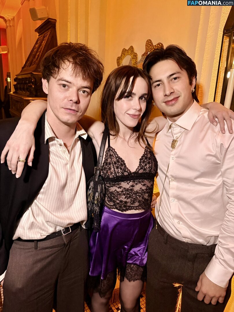 AdventuresSabrina / Kiernan Shipka / kiernanshipka Naakt OnlyFans  Gelekte foto #1556