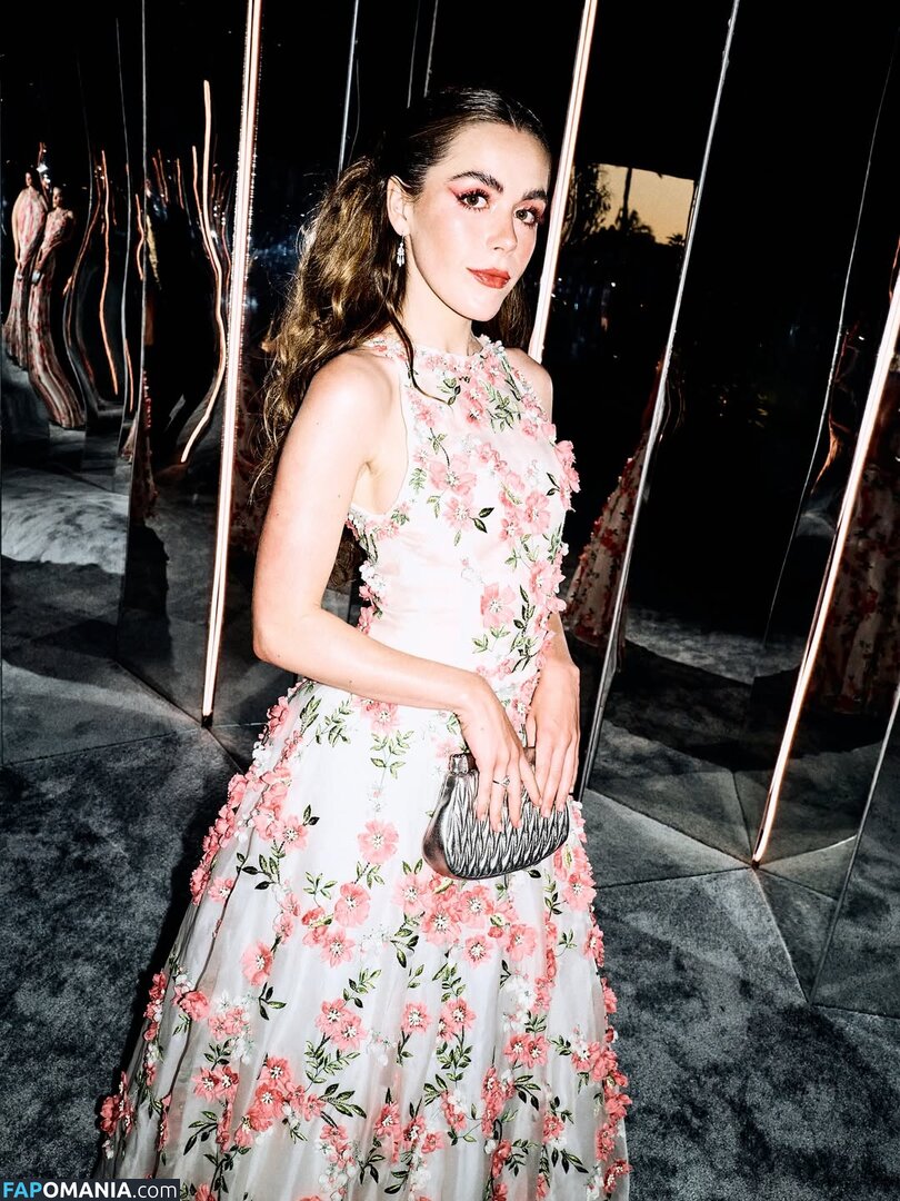 AdventuresSabrina / Kiernan Shipka / kiernanshipka Naakt OnlyFans  Gelekte foto #1564