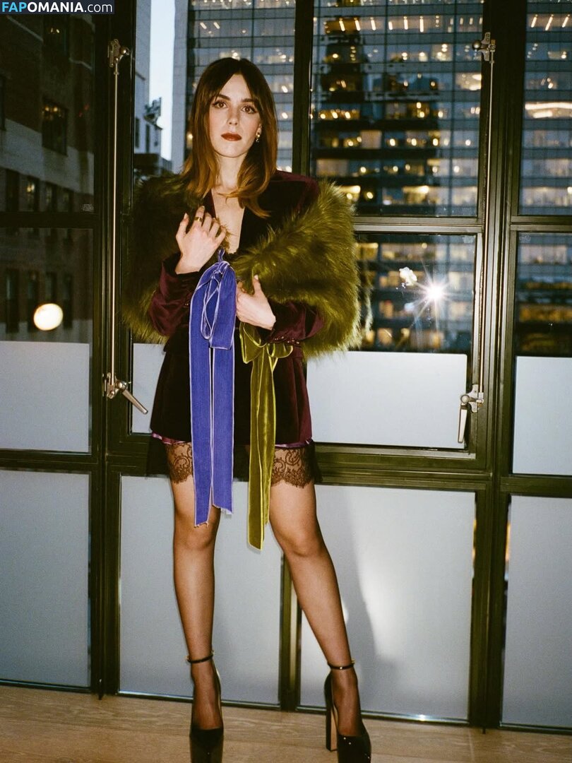 AdventuresSabrina / Kiernan Shipka / kiernanshipka Naakt OnlyFans  Gelekte foto #1567