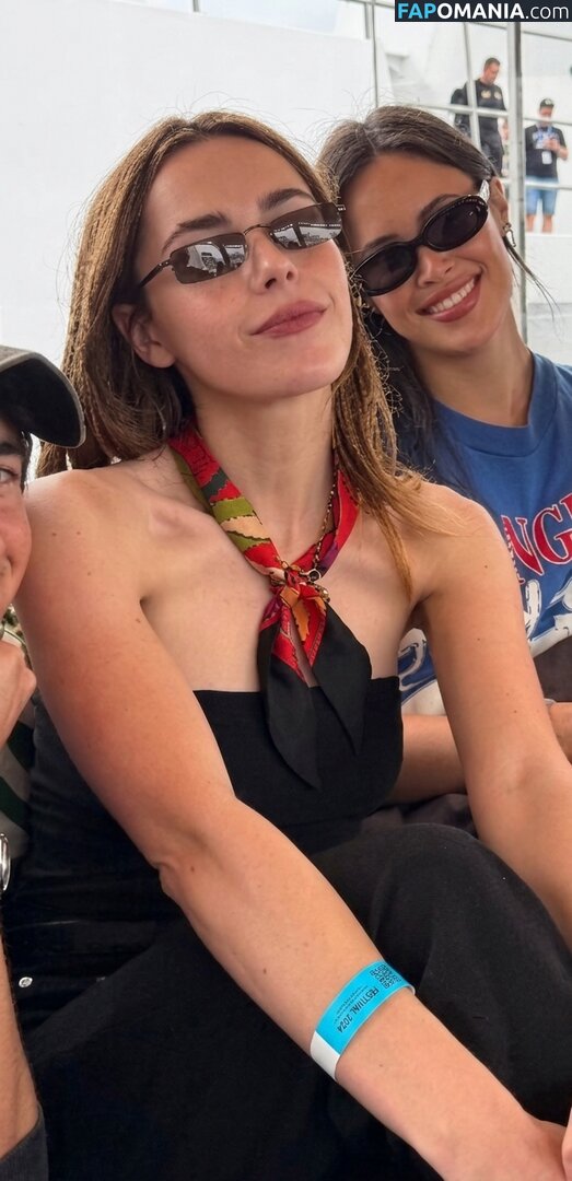 AdventuresSabrina / Kiernan Shipka / kiernanshipka Naakt OnlyFans  Gelekte foto #1573