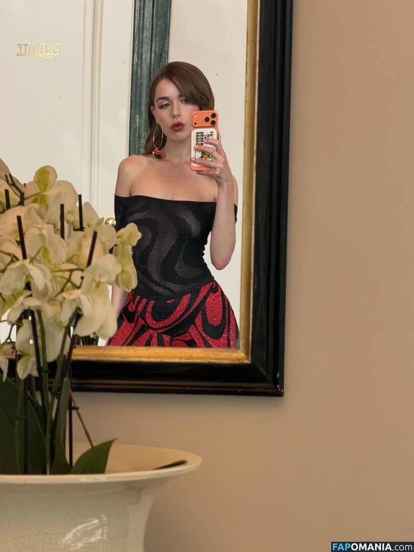 AdventuresSabrina / Kiernan Shipka / kiernanshipka Naakt OnlyFans  Gelekte foto #1580