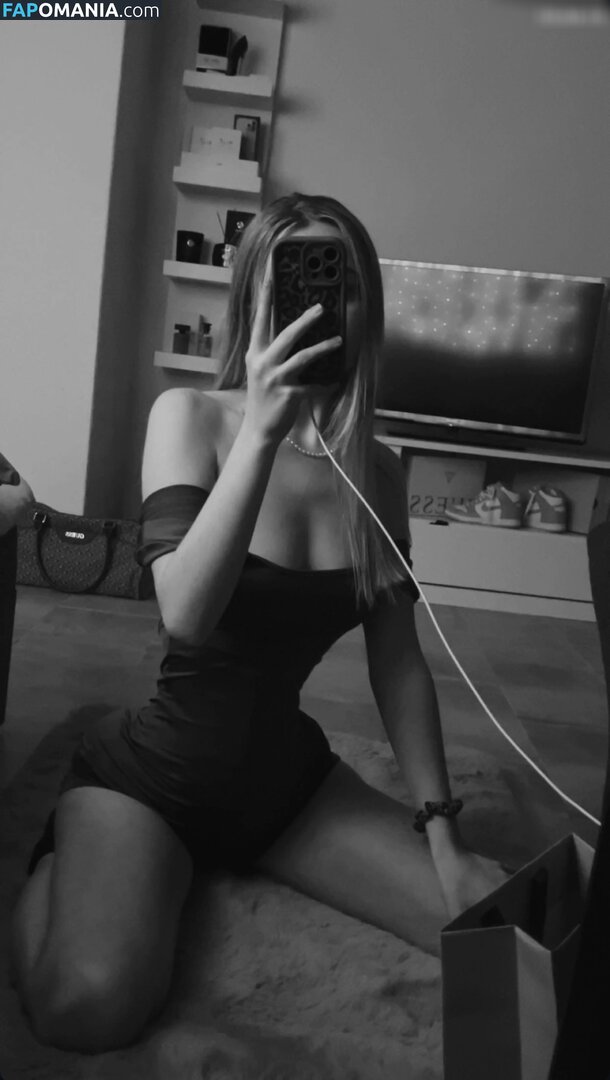 Kim Jule / kim___jule / kim__jule / kimjule / kims__secret Naakt OnlyFans  Gelekte foto #37