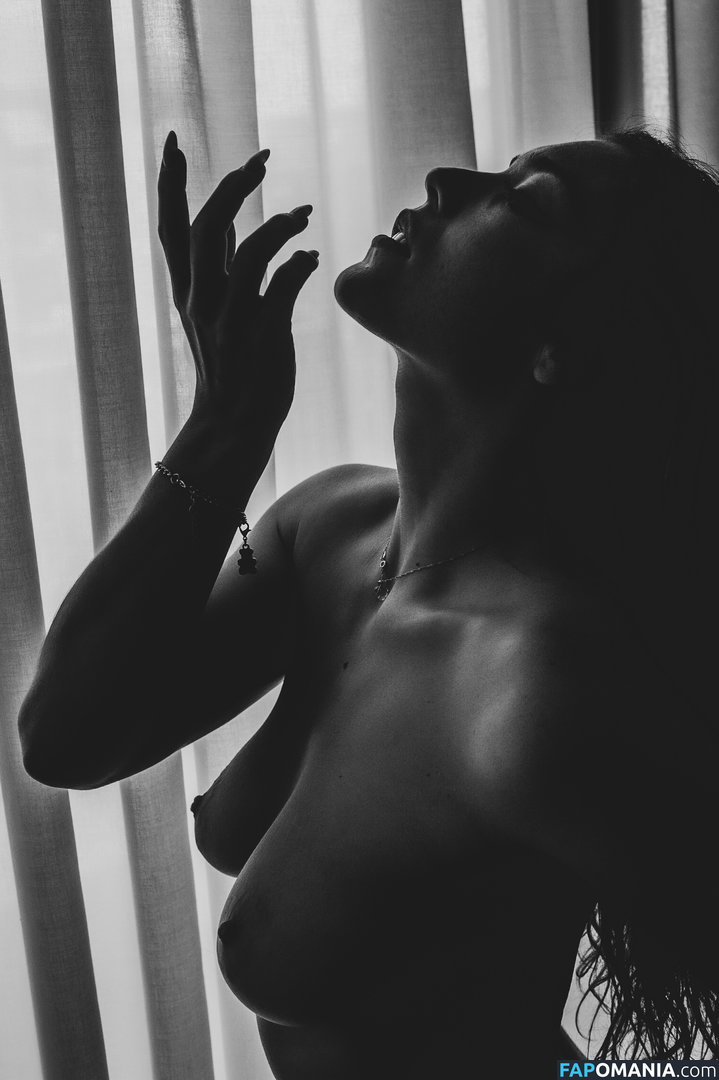 Kimkah / Kimkardhashish / Kimpoossyble / laurakimka Naakt OnlyFans  Gelekte foto #13