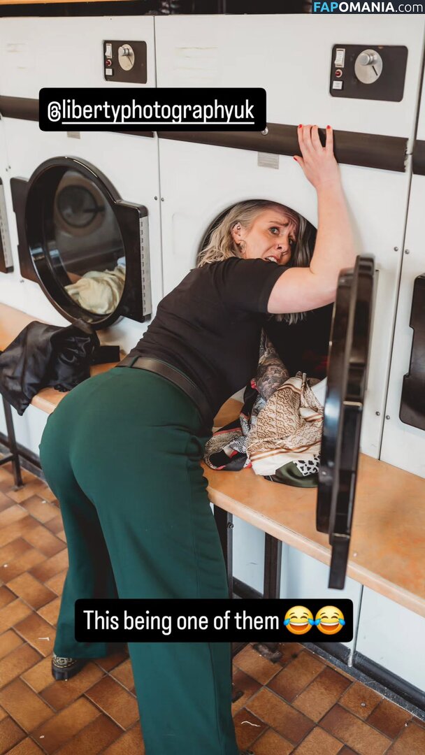 KneeDeepInLife / Laura Belbin / knee_deep_in_life Naakt OnlyFans  Gelekte foto #1