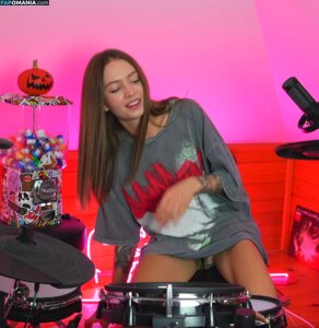 Kriss Drummer / Kristina Rybalchenko / kriss_drummer Naakt OnlyFans  Gelekte foto #2