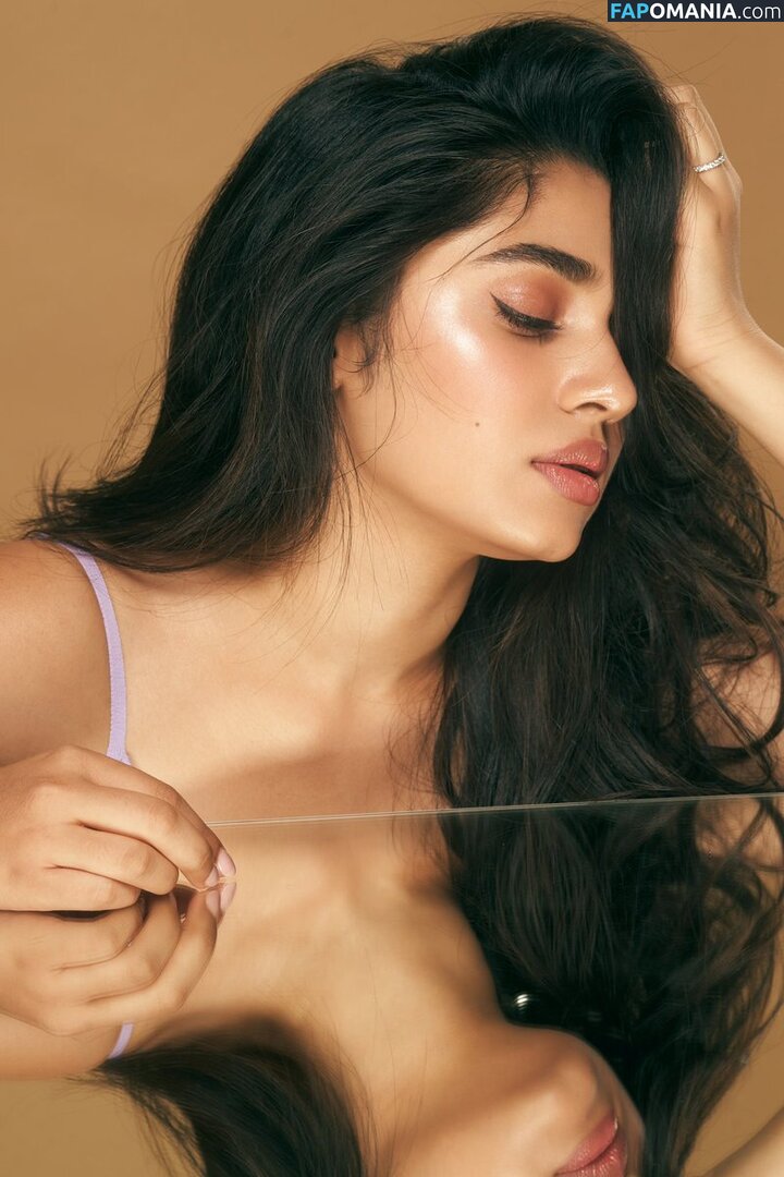 Krithi Shetty Naakt OnlyFans  Gelekte foto #8
