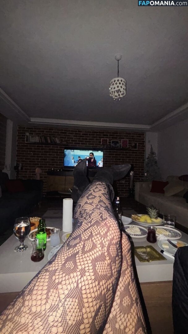 Kubrasaglamm1 / Kübra Saglam Naakt OnlyFans  Gelekte foto #1