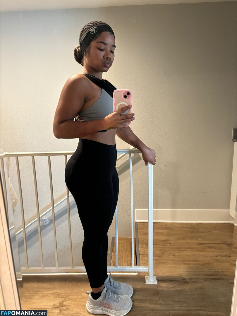 Kyylareneee / kurlykyy / kurrlyyy / kyylarenee Naakt OnlyFans  Gelekte foto #4