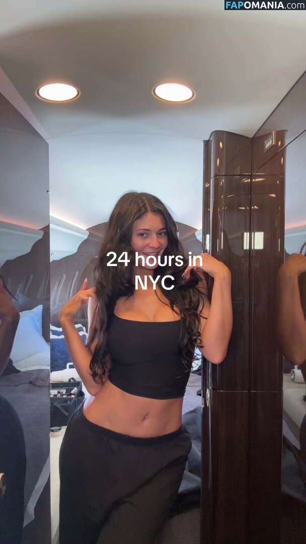 Kylie Jenner / https: / kyliejenner / kyliejenner.2 Naakt OnlyFans  Gelekte foto #88