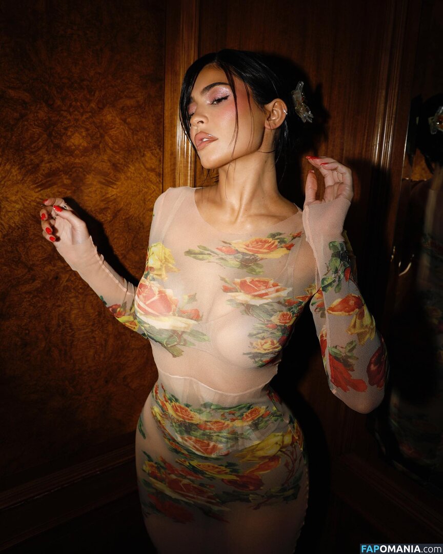 Kylie Jenner / https: / kyliejenner / kyliejenner.2 Naakt OnlyFans  Gelekte foto #123