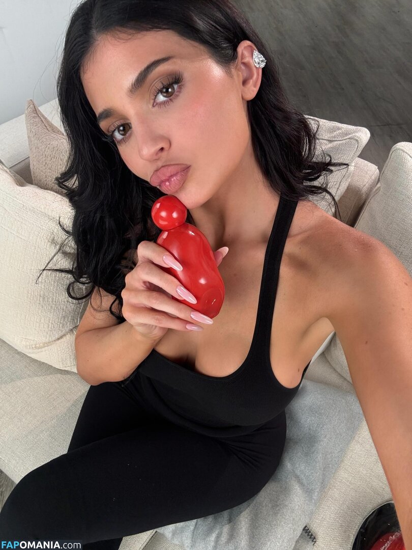 Kylie Jenner / https: / kyliejenner / kyliejenner.2 Naakt OnlyFans  Gelekte foto #136