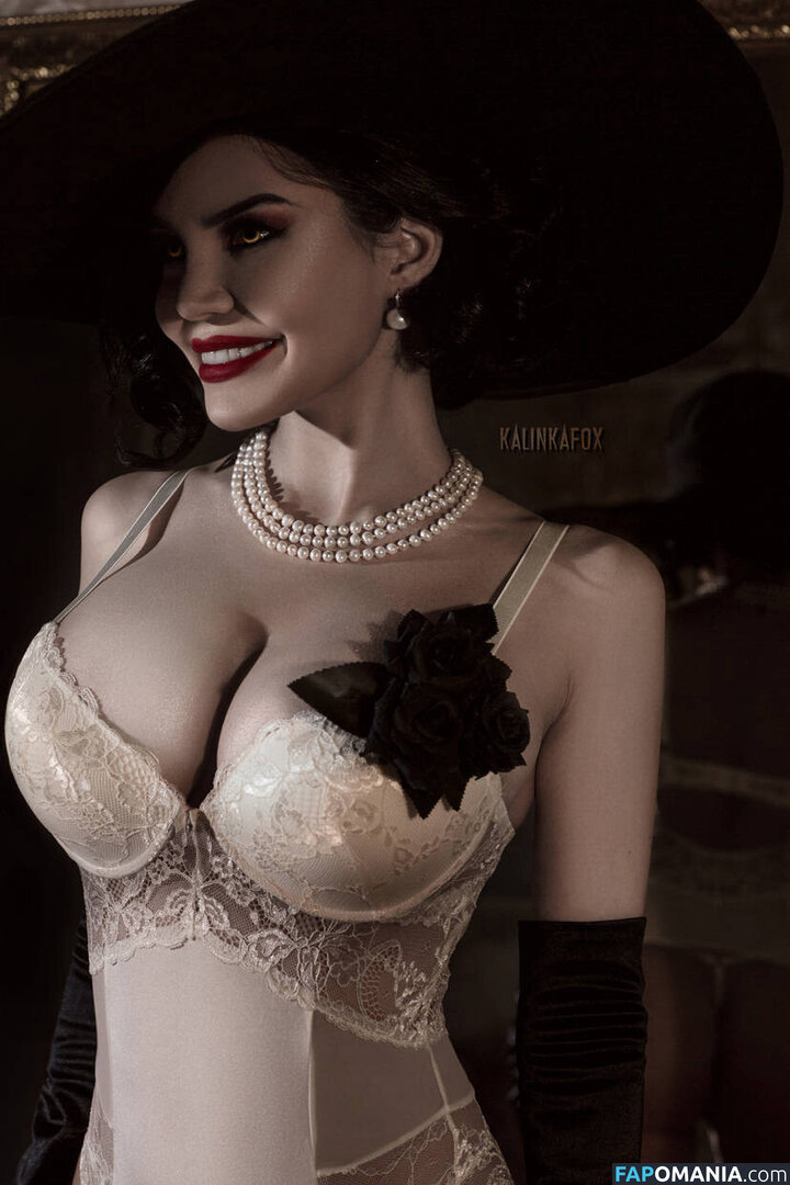 Alcina Dimitrescu and Bela Dimitrescu / Cassandra Dimitrescu / Daniela Dimitrescu / Lady Dimitrescu / ladydumitrescu Naakt OnlyFans  Gelekte foto #8