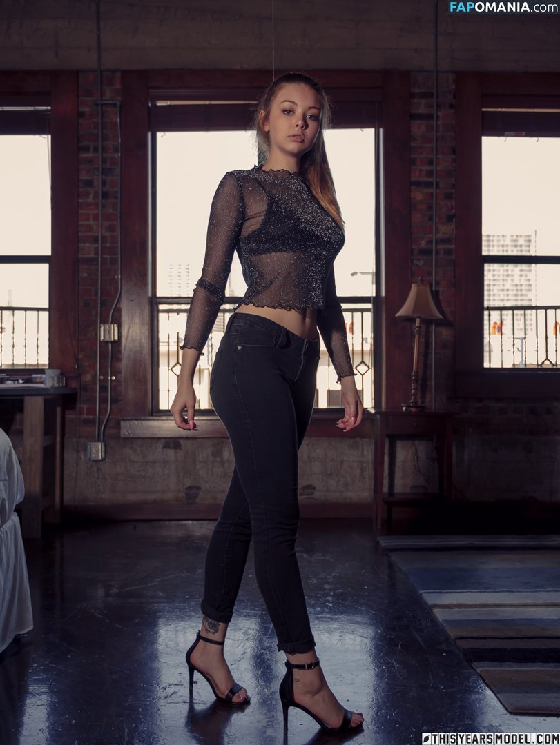 Lana Lea / thelanalea Naakt OnlyFans  Gelekte foto #3