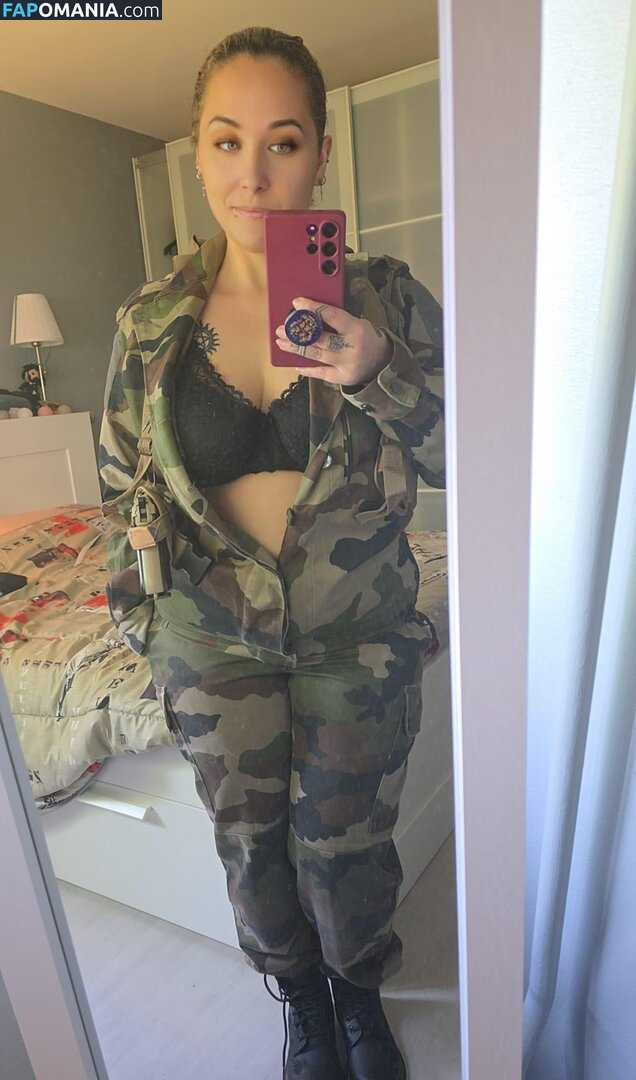 lariarussell / ryanfirst1 Naakt OnlyFans  Gelekte foto #11