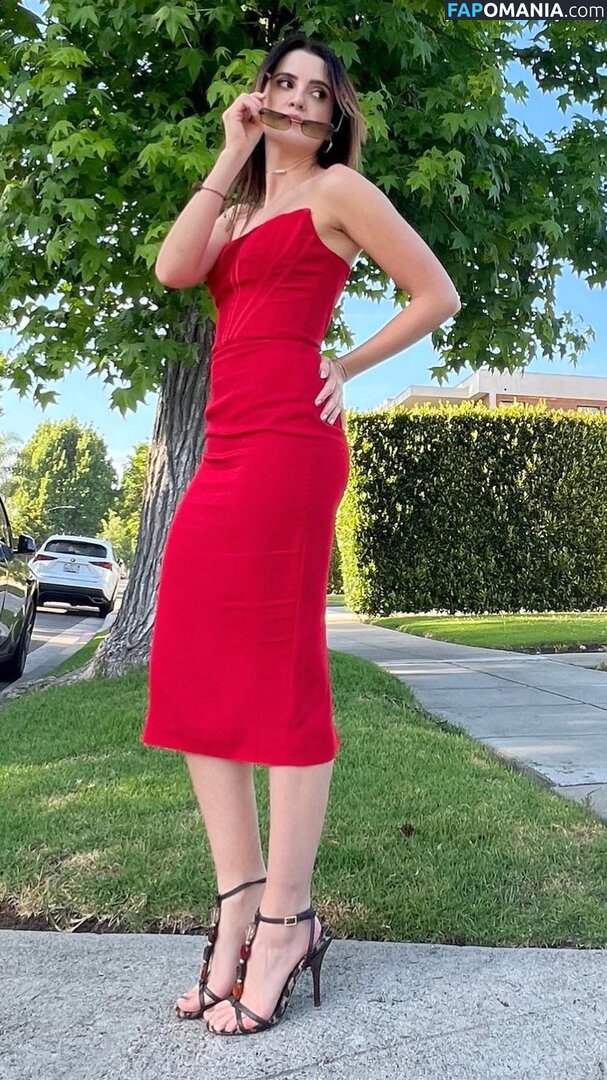Laura Marano / lauramarano Naakt OnlyFans  Gelekte foto #61
