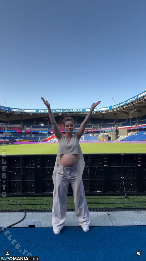 Laure Bv / laure_bv Naakt OnlyFans  Gelekte foto #1