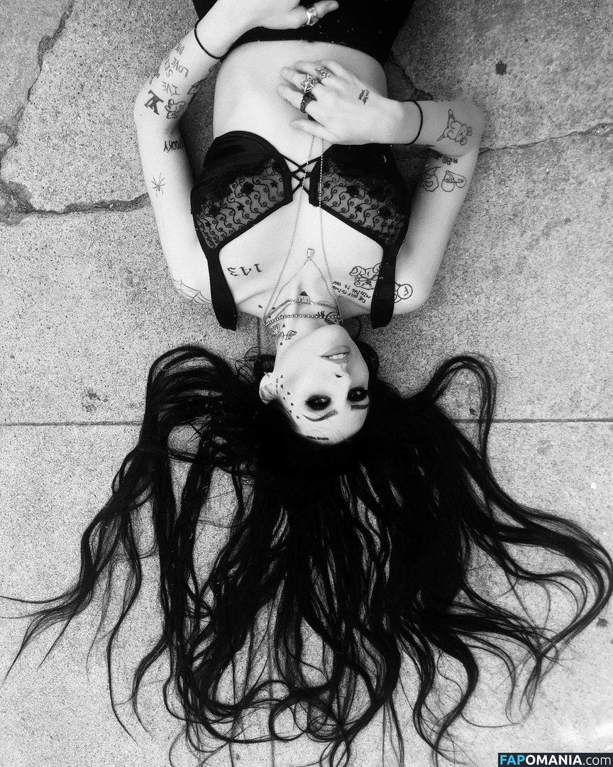 Layla Shapiro / Toopoor Naakt OnlyFans  Gelekte foto #2