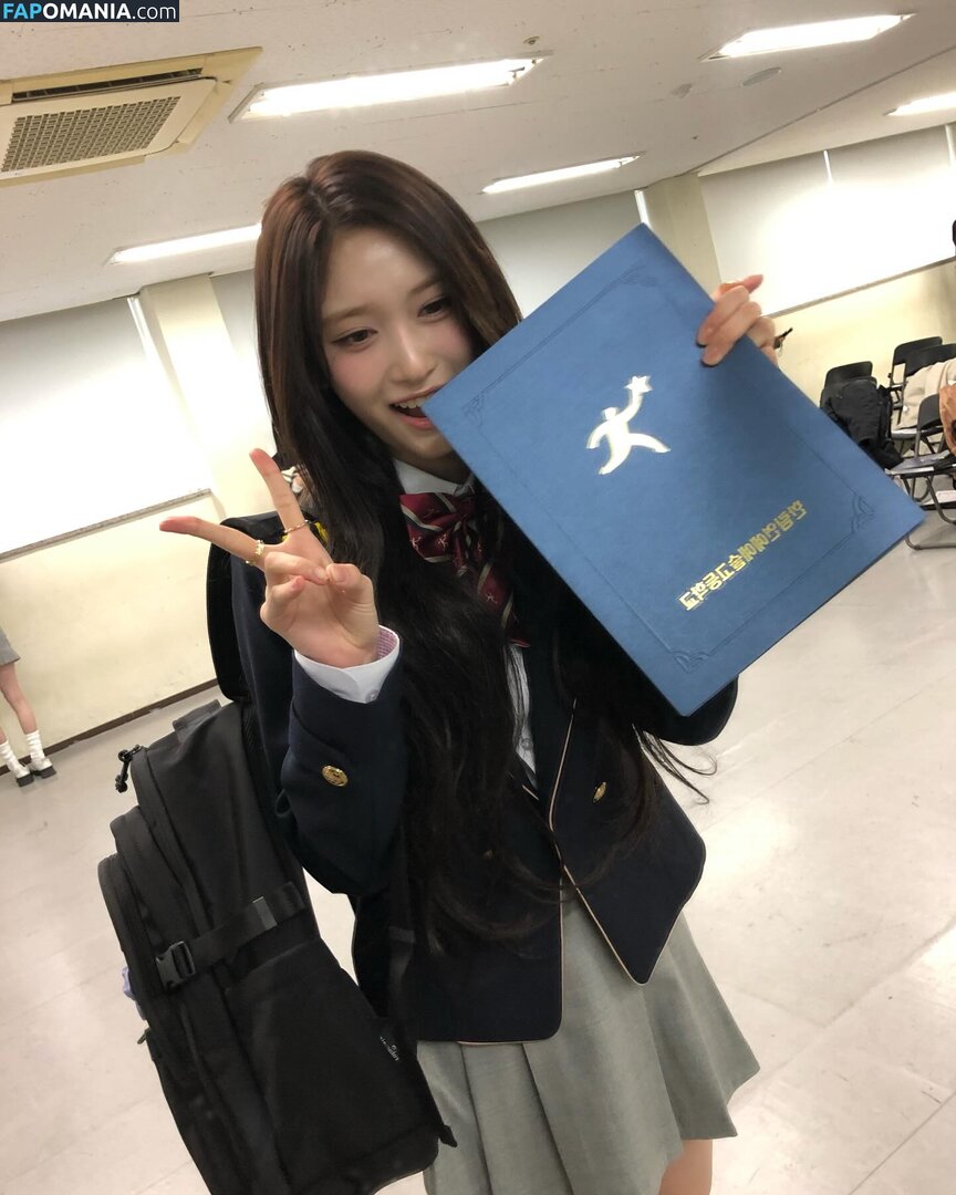 Lee Hyun-Seo / eeseooes / https: / iveleeseoi Naakt OnlyFans  Gelekte foto #1
