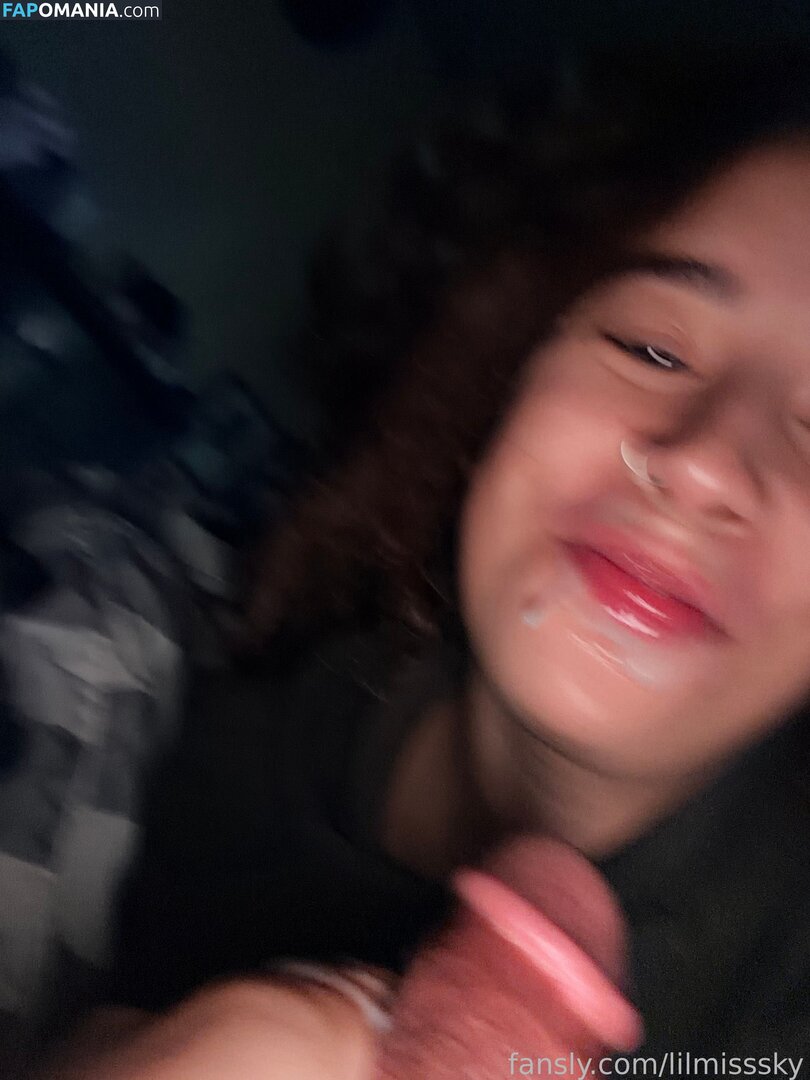 Lilmisssky / knd_sky Naakt OnlyFans  Gelekte foto #4