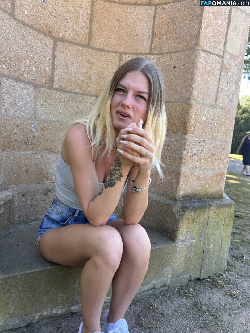 Lilyschote / lilyschote.official Naakt OnlyFans  Gelekte foto #2