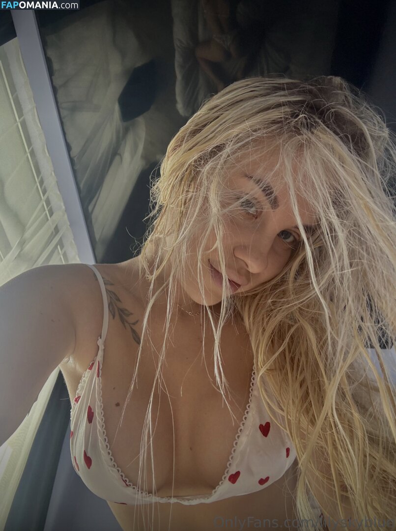 lilyskyblue / lizzkiax / lizzkyiax / user631104661652 Naakt OnlyFans  Gelekte foto #22