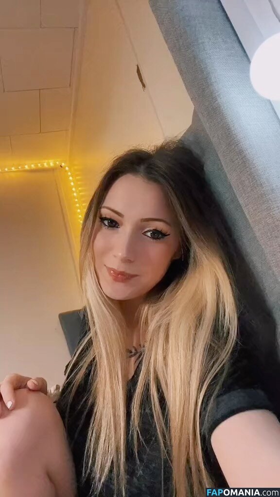 Little Momma / Littleemommaa21 / littlee.mommaa23 / littleemommaa23 Naakt OnlyFans  Gelekte foto #11
