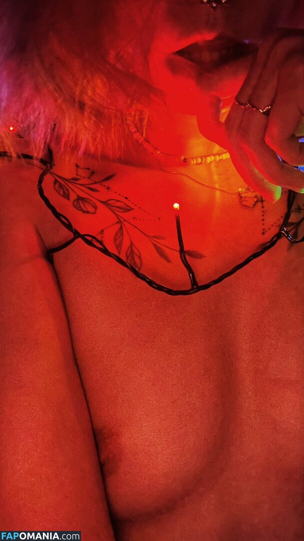 Little Satana / little.satana / s.satana_666 / tomnaya_satana Naakt OnlyFans  Gelekte foto #24