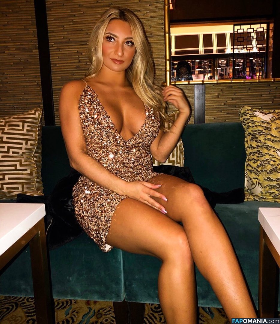 Lizzy Decologero Naakt OnlyFans  Gelekte foto #11
