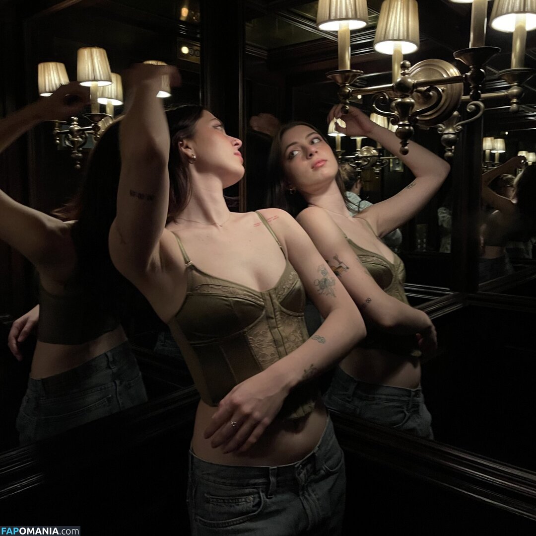 Lizzy McAlpine / jesus_yo / lizzymcalpine Naakt OnlyFans  Gelekte foto #20