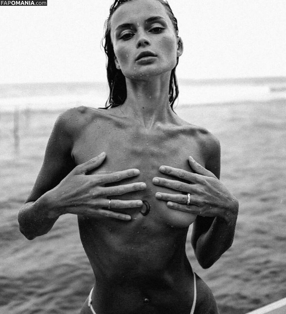 Lola Dikova / loladikovaa Naakt OnlyFans  Gelekte foto #3