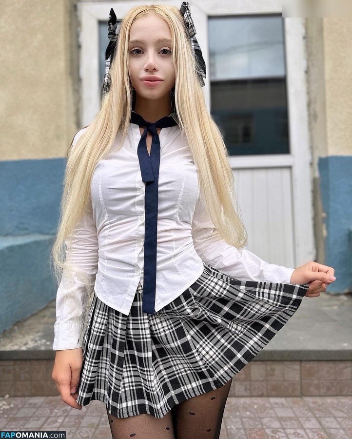 Belaofficial / LoLiBela / lolibela_2 / lovebela Naakt OnlyFans  Gelekte foto #47