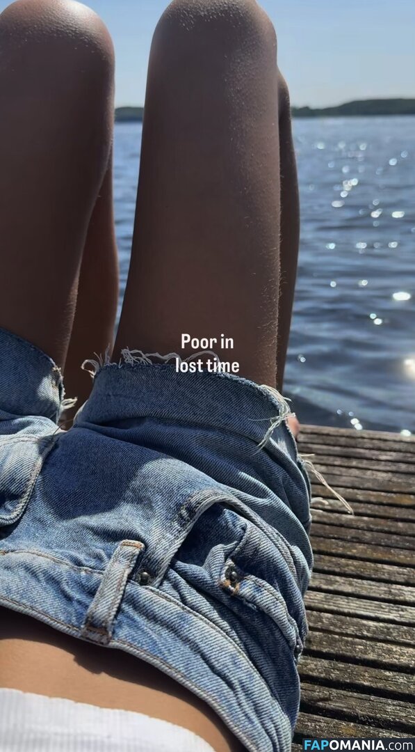 Lotta Emilie Stichler / lottastichler Naakt OnlyFans  Gelekte foto #14