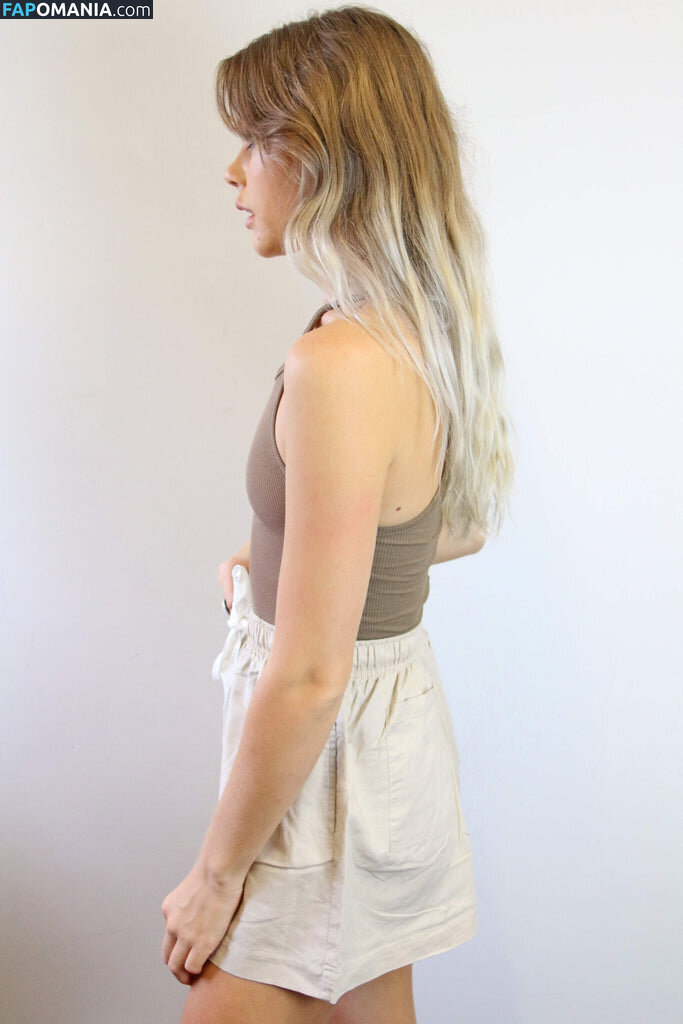 Lucy Sand Naakt OnlyFans  Gelekte foto #1