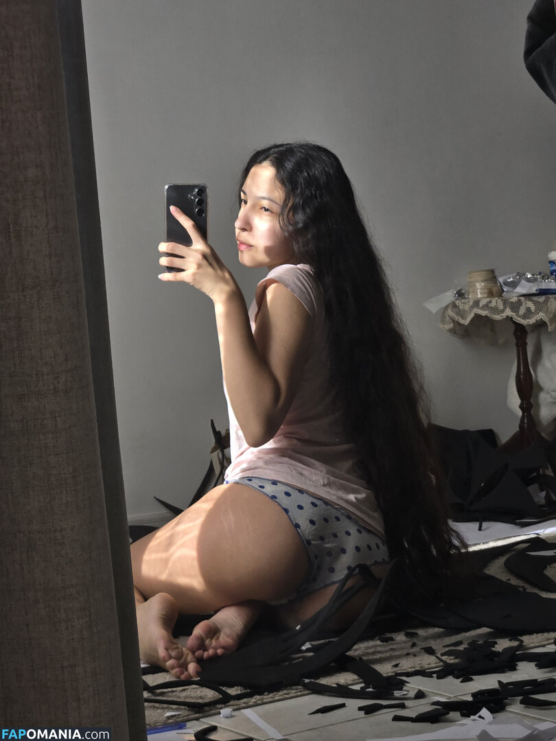 Luna Myosotis / LunaMyosotis Naakt OnlyFans  Gelekte foto #3