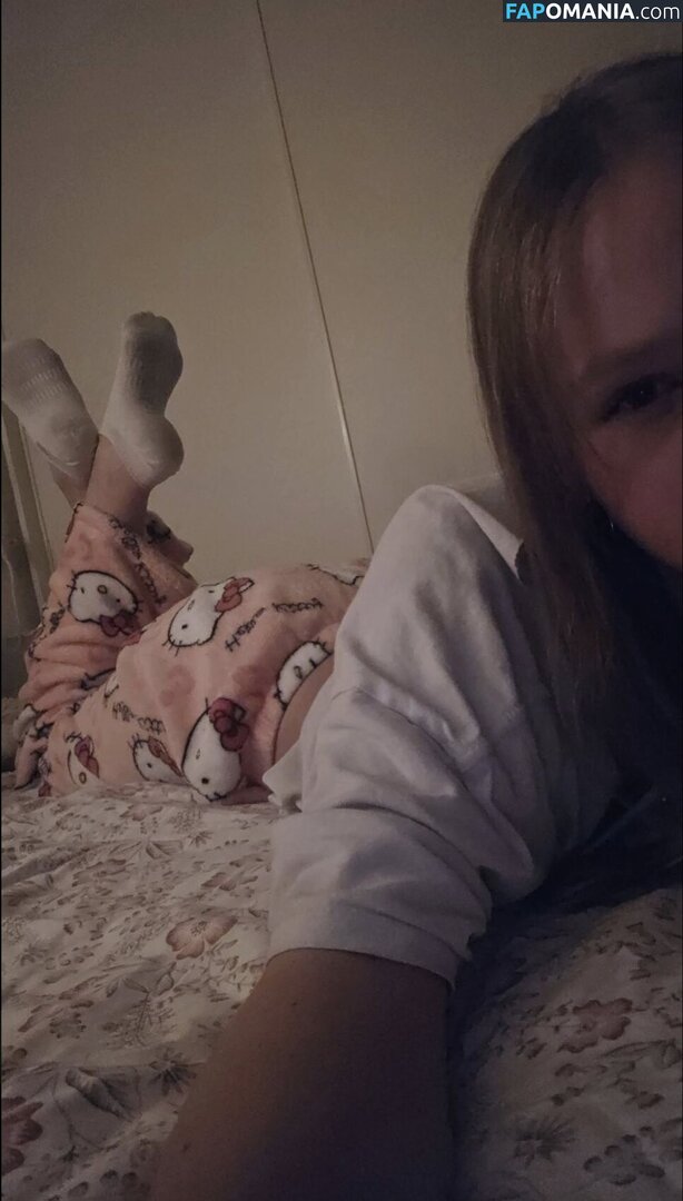 https: / lunaprettyy Naakt OnlyFans  Gelekte foto #2