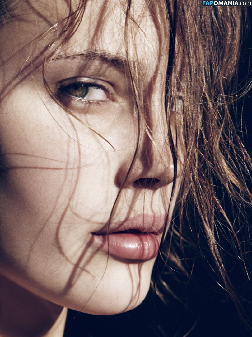 Marine Vacth / https: / marine_vacth / marinvacth Naakt OnlyFans  Gelekte foto #2