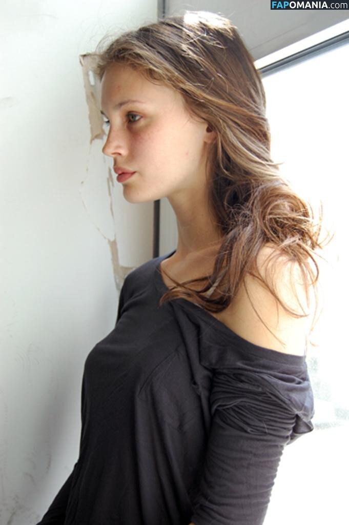 Marine Vacth / https: / marine_vacth / marinvacth Naakt OnlyFans  Gelekte foto #10
