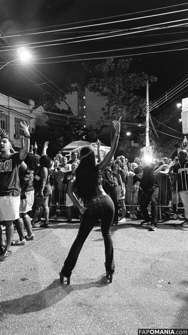 MC Rebecca / rebecca Naakt OnlyFans  Gelekte foto #1