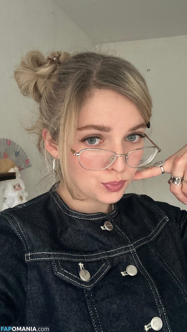 37521291 / Meg Mills / carecharmer Naakt OnlyFans  Gelekte foto #2