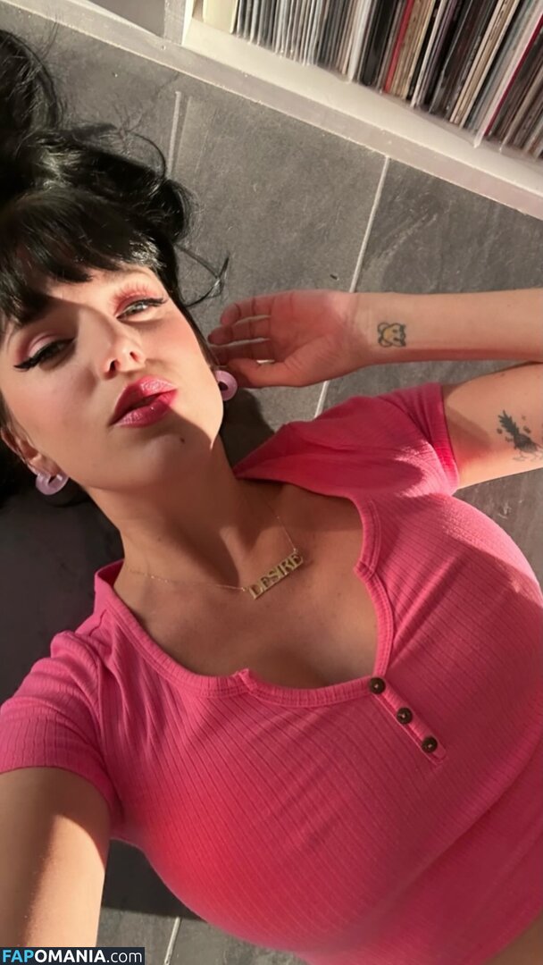 Desire (desire_musicofficial / Megan Louise / desire_musicofficial Naakt OnlyFans  Gelekte foto #3