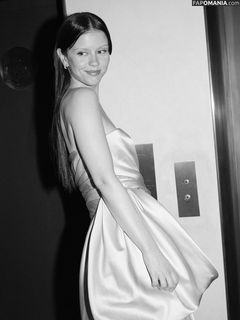 Mia Goth / goth.mia / officalmiagoth Naakt OnlyFans  Gelekte foto #125