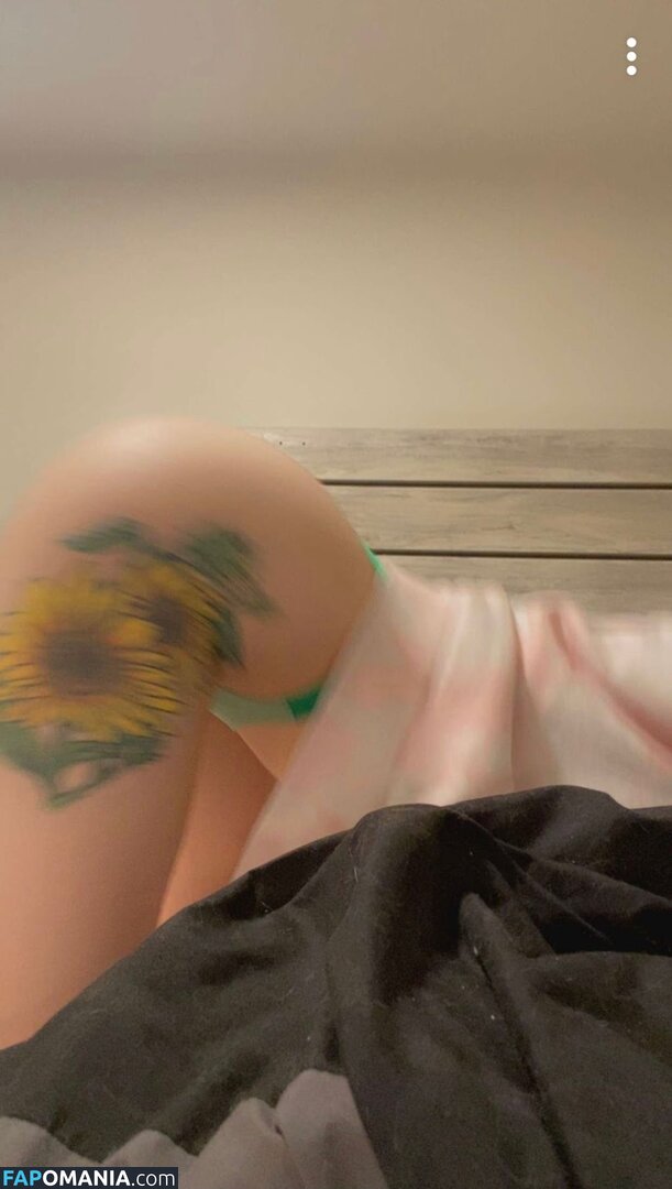 Mikaya / mikachukaylaroo Naakt OnlyFans  Gelekte foto #5