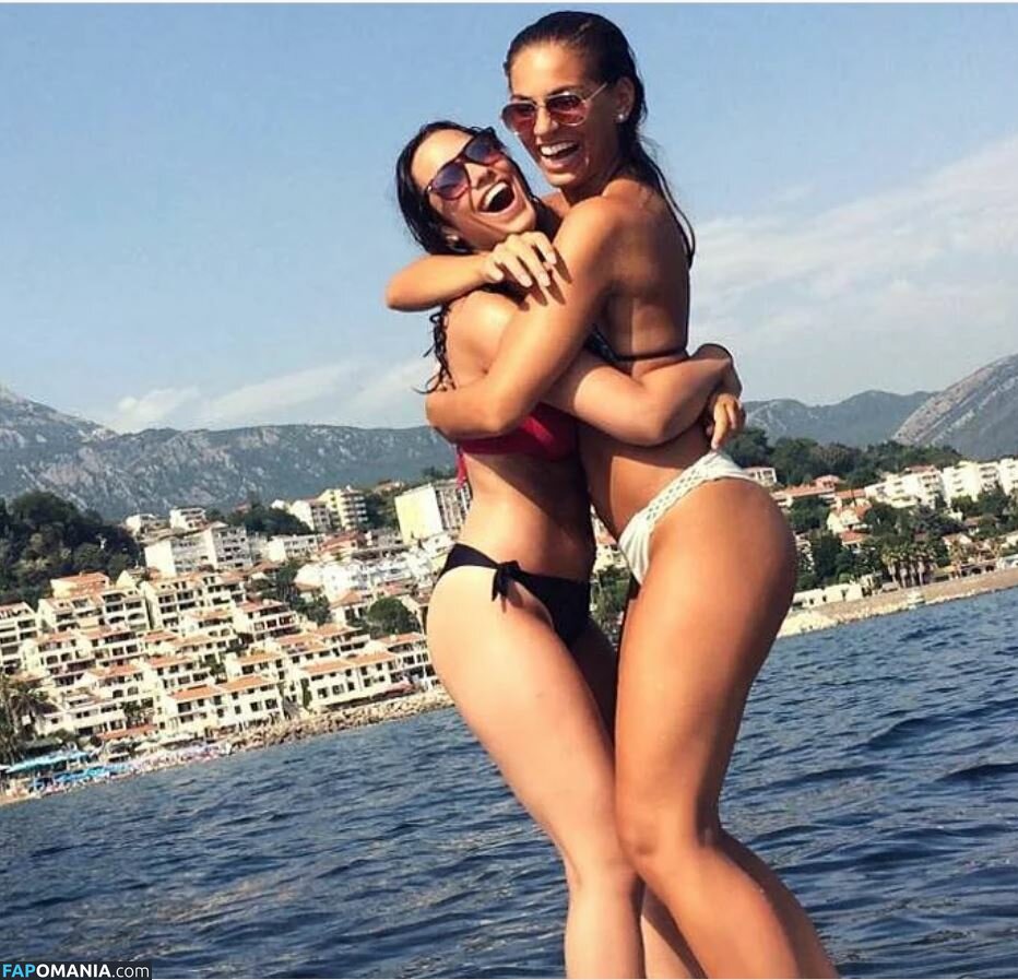 LM Reactions / LMreaction / Milena And Lola / milena.lola Naakt OnlyFans  Gelekte foto #77