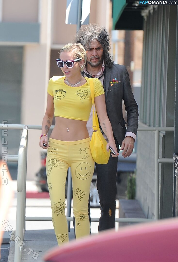 Miley Cyrus / https: / mileycyrus Naakt OnlyFans  Gelekte foto #6