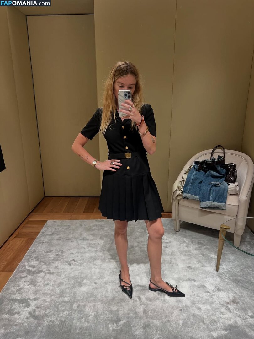 Milly Alcock / https: / millyalcock Naakt OnlyFans  Gelekte foto #285